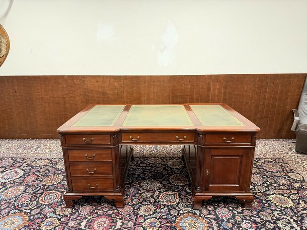 Klassiek-Engels-Oud-Antiek-Chesterfield-Vintage-Bureau-Partnerdesk-Desk-met-Groen-Leder-Ingelegd