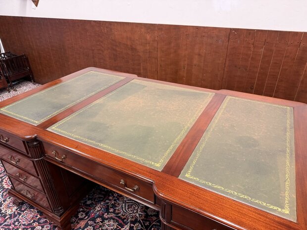 Klassiek-Engels-Oud-Antiek-Chesterfield-Vintage-Bureau-Partnerdesk-Desk-met-Groen-Leder-Ingelegd