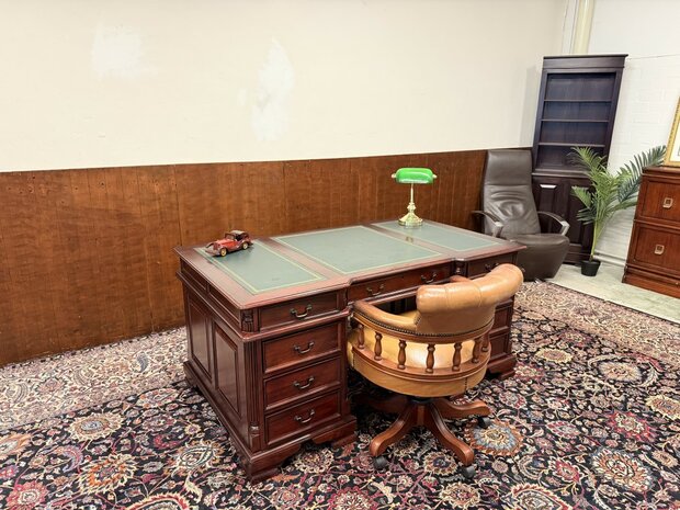 Klassiek-Engels-Oud-Antiek-Chesterfield-Vintage-Bureau-Desk-met-Groen-Leder-Ingelegd