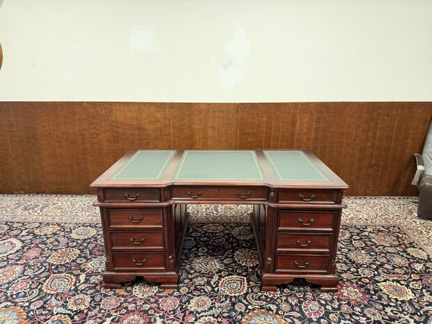 Klassiek-Engels-Oud-Antiek-Chesterfield-Vintage-Bureau-Desk-met-Groen-Leder-Ingelegd