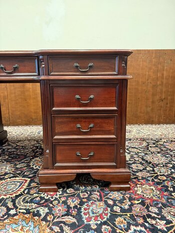 Klassiek-Engels-Oud-Antiek-Chesterfield-Vintage-Bureau-Desk-met-Groen-Leder-Ingelegd