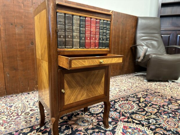 Klassiek-Engels-Antiek-Oud-Chesterfield-Vintage-Set-Nachtkast-Nachtkastjes-met-Inlegwerk-marqueterie