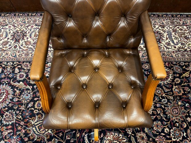 Klassiek-Engels-Antiek-Oud-Chesterfield-Vintage-Bureaustoel-President-Chair-Bruin-Leder
