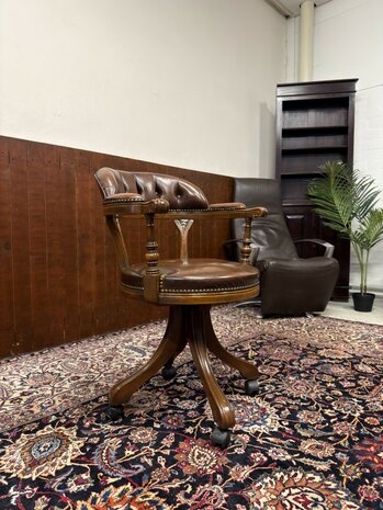Klassiek-Engels-Antiek-Oud-Chesterfield-Vintage-Bureaustoel-Captain-Chair-Bruin-Leder