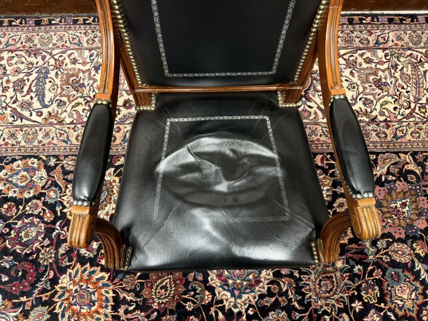 Klassiek-Engels-Antiek-Oud-Chesterfield-Vintage-Bureaustoel-Chair-Zwart-Leder