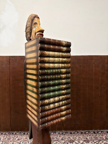 Klassiek-Engels-Antiek-Oud-Chesterfield-Vintage-Albert-Einstein-Boekendrager-Boekenkast-Kast