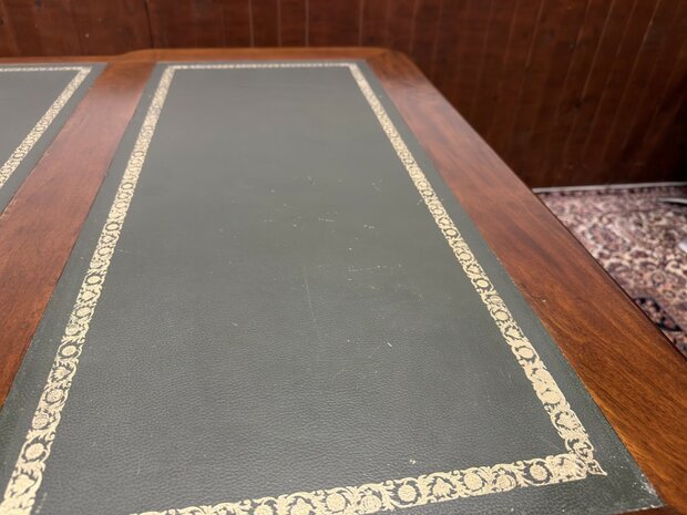 Klassiek-Oud-Antiek-Engels-Antiek-Vintage-Chesterfield-Bureau-Desk-Partnerdesk-Groen-Leder