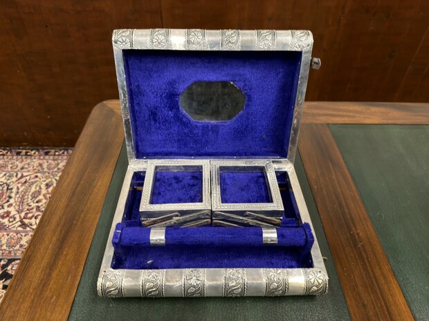 Antieke-sieradendoos-juwelen-doos-met-olifanten-4