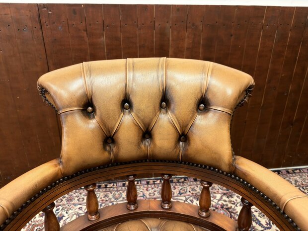 Klassiek-Antiek-Oud-Engels-Chesterfield-Set-Vintage-Bureaustoel-Captain-Chair-Bruin