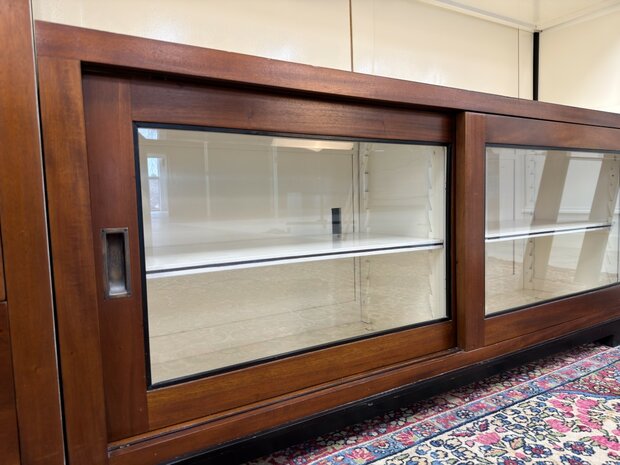 Klassiek-Antiek-Oud-Engels-Chesterfield-Vintage-Art-Deco-Boekenkast-Bibliotheekkast-Kast-met-Ladder-Trap