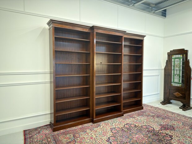 Klassiek-Engels-Antiek-Oud-Vintage-Chesterfield-Heldense-Exclusive-Boekenkast-Bibliotheekkast-Kast