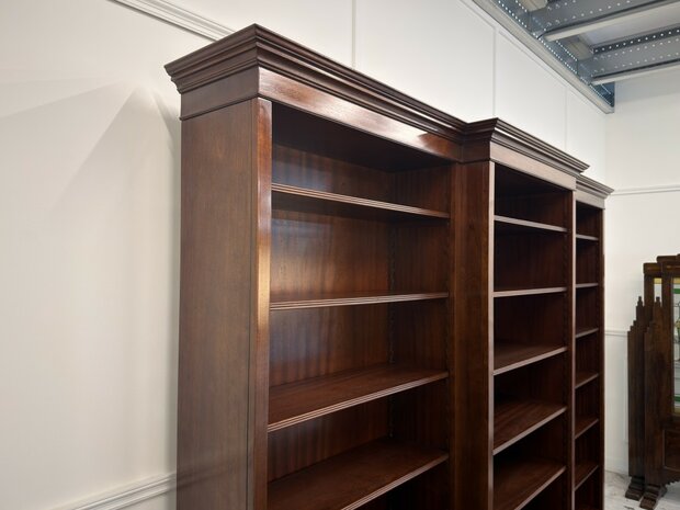 Klassiek-Engels-Antiek-Oud-Vintage-Chesterfield-Heldense-Exclusive-Boekenkast-Bibliotheekkast-Kast