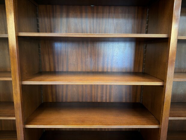 Klassiek-Engels-Antiek-Oud-Vintage-Chesterfield-Heldense-Exclusive-Boekenkast-Bibliotheekkast-Kast