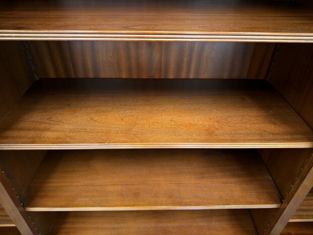 Klassiek-Engels-Antiek-Oud-Vintage-Chesterfield-Heldense-Exclusive-Boekenkast-Bibliotheekkast-Kast