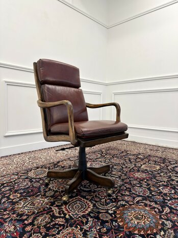 Klassiek-Engels-Antiek-Oud-Chesterfield-Vintage-Bureaustoel-President-Chair-Bordeaux-Leder