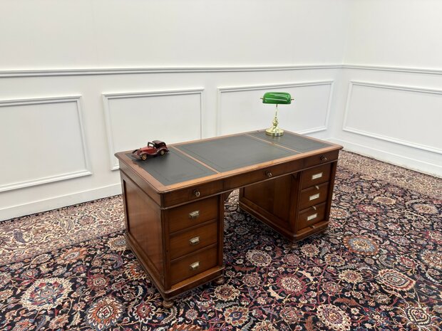 Klassiek-Engels-Antiek-Oud-Chesterfield-Vintage-Italiaans-Assi-D'Asolo-Bureau-Desk-Partnerdesk-Kersenhout-Zwart-Leder-In