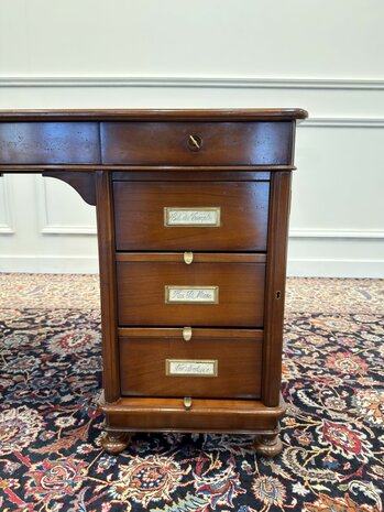 Klassiek-Engels-Antiek-Oud-Chesterfield-Vintage-Italiaans-Assi-D'Asolo-Bureau-Desk-Partnerdesk-Kersenhout-Zwart-Leder-In