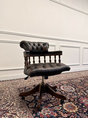 Klassiek-Engels-Antiek-Oud-Chesterfield-Vintage-Bureaustoel-President-Chair-Oxblood-Rood-Leder
