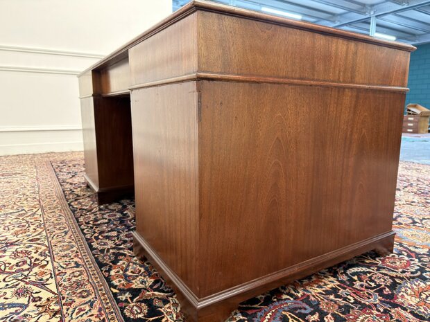 Klassiek-Engels-Antiek-Oud-Vintage-Chesterfield-Bureau-Desk-Partnerdesk-Bruin-Leder