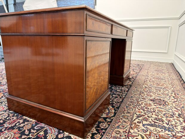 Klassiek-Italiaans-Antiek-Oud-Vintage-Wortelnoten-hout-Bureau-Desk-Groen-Leder