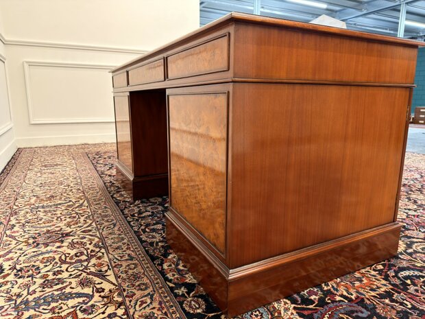 Klassiek-Italiaans-Antiek-Oud-Vintage-Wortelnoten-hout-Bureau-Desk-Groen-Leder