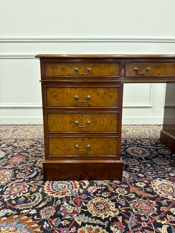 Klassiek-Italiaans-Antiek-Oud-Vintage-Wortelnoten-hout-Bureau-Desk-Groen-Leder