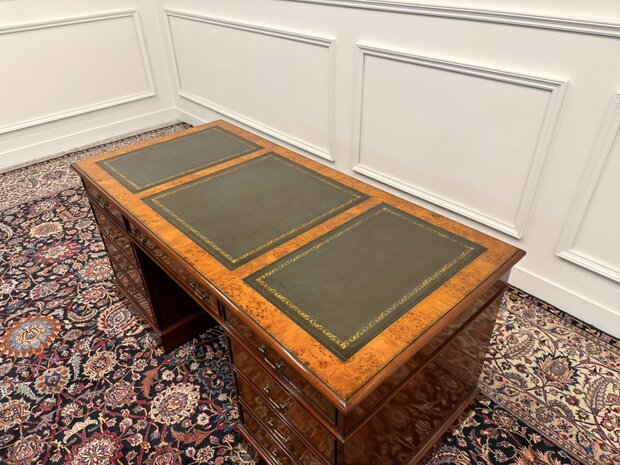 Klassiek-Italiaans-Antiek-Oud-Vintage-Wortelnoten-hout-Bureau-Desk-Groen-Leder
