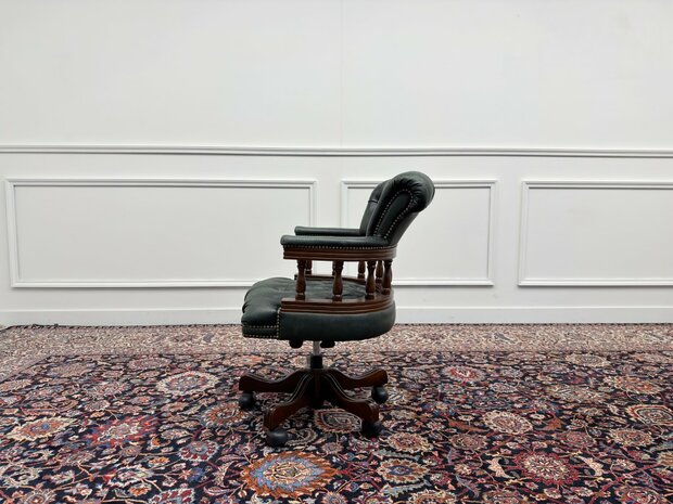 Klassiek-Engels-Antiek-Oud-Vintage-Chesterfield-Bureaustoel-Captain-Chair-Groen-Leder