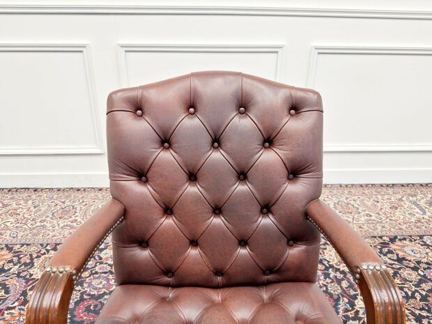 Klassiek-Engels-Antiek-Oud-Vintage-Chesterfield-Bureaustoel-President-Chair-Oxblood-Rood-Leder
