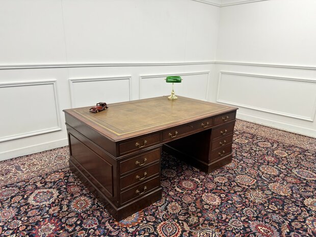 Klassiek-Engels-Antiek-Oud-Vintage-Chesterfield-Bureau-Desk-Partnerdesk-Olijf-Groen-Leder