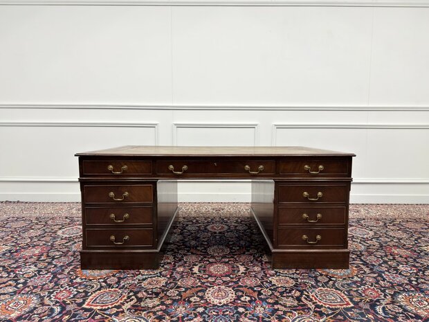 Klassiek-Engels-Antiek-Oud-Vintage-Chesterfield-Bureau-Desk-Partnerdesk-Olijf-Groen-Leder