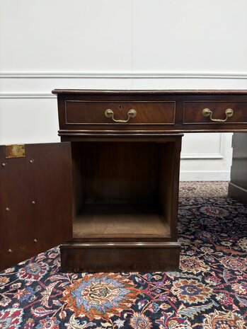 Klassiek-Engels-Antiek-Oud-Vintage-Chesterfield-Bureau-Desk-Partnerdesk-Olijf-Groen-Leder