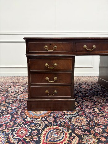 Klassiek-Engels-Antiek-Oud-Vintage-Chesterfield-Bureau-Desk-Partnerdesk-Olijf-Groen-Leder