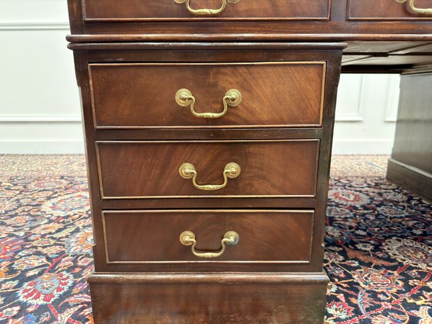 Klassiek-Engels-Antiek-Oud-Vintage-Chesterfield-Bureau-Desk-Partnerdesk-Olijf-Groen-Leder
