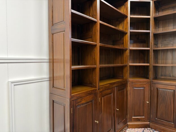 Klassiek-Antiek-Oud-Engels-Vintage-Chesterfield-Mahonie-Boekenkast-Hoekkast-Kast