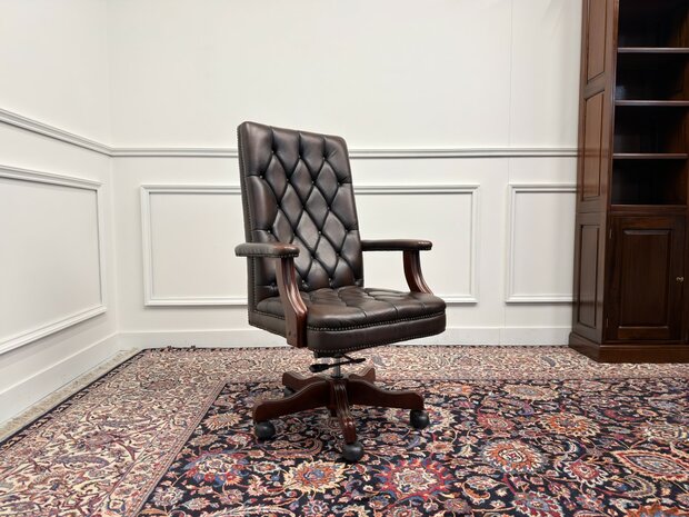 Klassiek-Engels-Antiek-Oud-Vintage-Chesterfield-Bureaustoel-President-Chair-Oxblood-Bruin-Leder