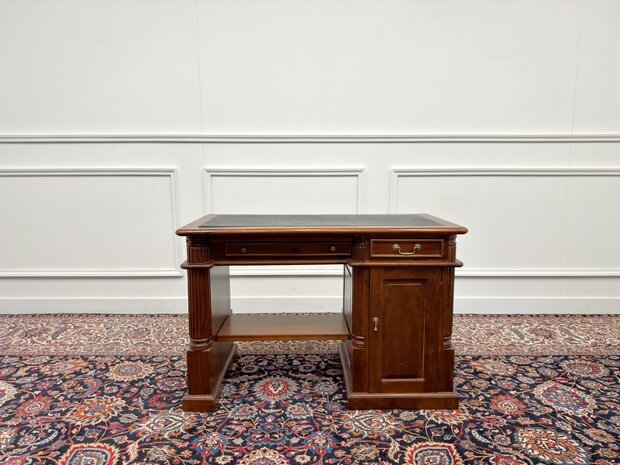 Klassiek-Engels-Antiek-Oud-Vintage-Chesterfield-Bureau-Desk-Zwart-Leder