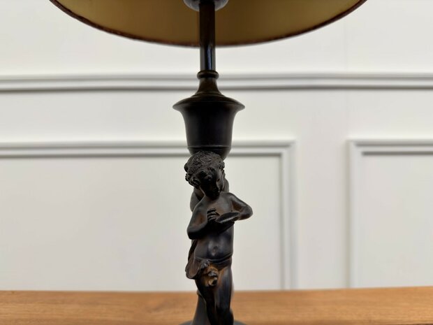 Klassieke-Antieke-imperio-tafellamp-met-putti-engel-4