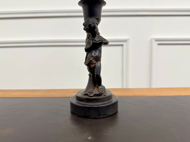 Klassieke-Antieke-imperio-tafellamp-met-putti-engel-5