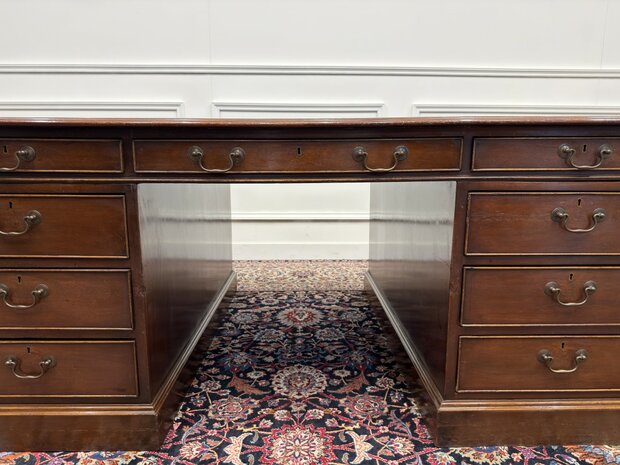 Groot-Klassiek-Engels-Antiek-Oud-Vintage-Chesterfield-Bureau-Desk-Partnerdesk-Groen-Leder-Ingelegd