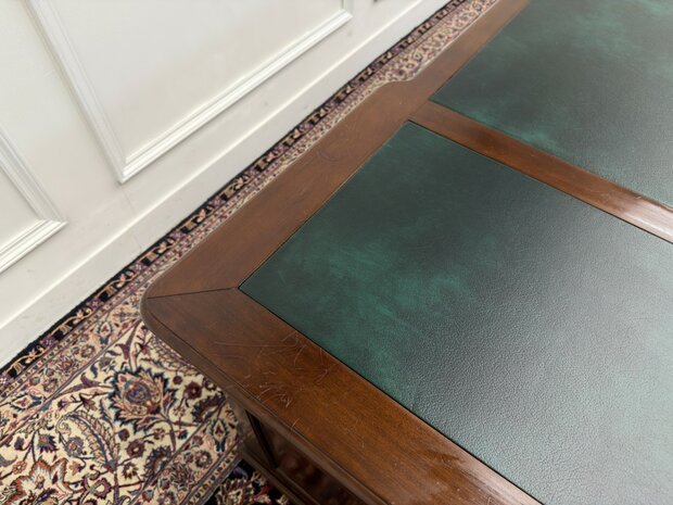 Klassiek-Engels-Oud-Antiek-Chesterfield-Vintage-Bureau-Desk-Partnerdesk-Groen-Leder
