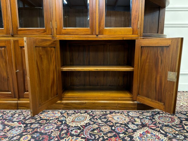 Klassiek-Engels-Oud-Antiek-Chesterfield-Vintage-Boekenkast-Bibiotheekkast-Buffetkast-Kast