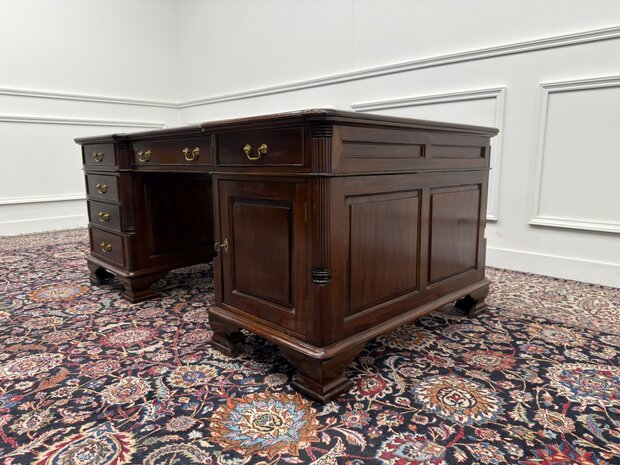 Klassiek-Antiek-Engels-Oud-Chesterfield-Bureau-Desk-Partnerdesk-Groen-Leder-Ingelegd