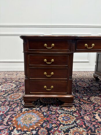 Klassiek-Antiek-Engels-Oud-Chesterfield-Bureau-Desk-Partnerdesk-Groen-Leder-Ingelegd