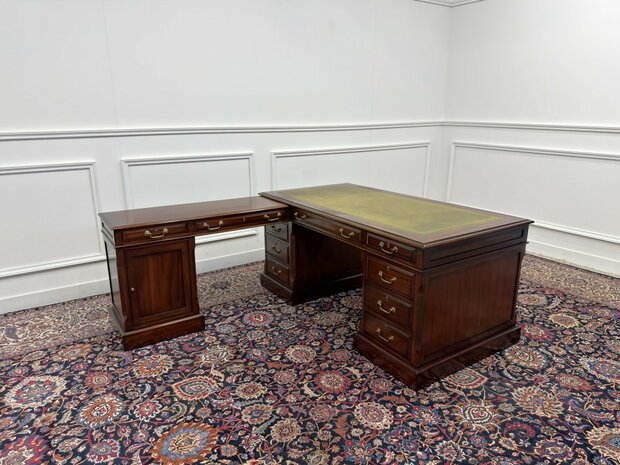 Klassiek-Antiek-Engels-Oud-Chesterfield-Originele-Globe-Wernicke-Bureau-Hoekbureau-Desk-Mahoniehout-Groen-Leder