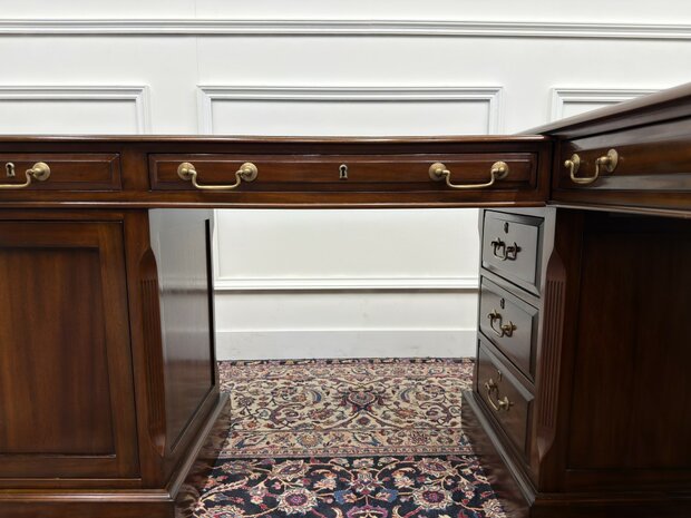 Klassiek-Antiek-Engels-Oud-Chesterfield-Originele-Globe-Wernicke-Bureau-Hoekbureau-Desk-Mahoniehout-Groen-Leder