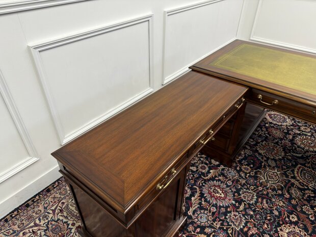 Klassiek-Antiek-Engels-Oud-Chesterfield-Originele-Globe-Wernicke-Bureau-Hoekbureau-Desk-Mahoniehout-Groen-Leder