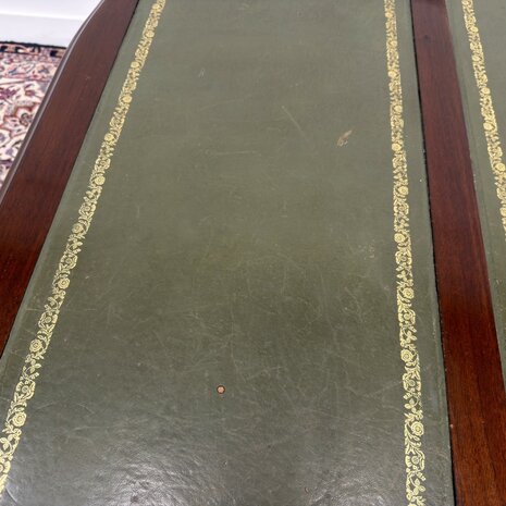 Klassiek-Engels-Antiek-Oud-Vintage-Bureau-Desk-Schrijftafel-Groen-Leder