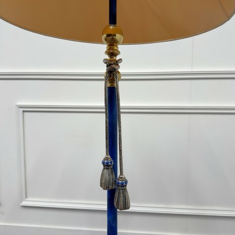 Pr.Gilt-Vloerlamp-Italiaanse-stijl-met-vergulde-afwerking-en-touwen-