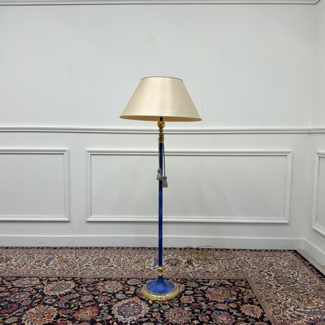 Pr.Gilt-Vloerlamp-Italiaanse-stijl-met-vergulde-afwerking-en-touwen-